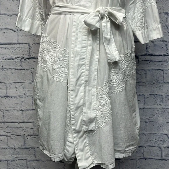 La Cera Embroidered Short Robe - Picture 6 of 11